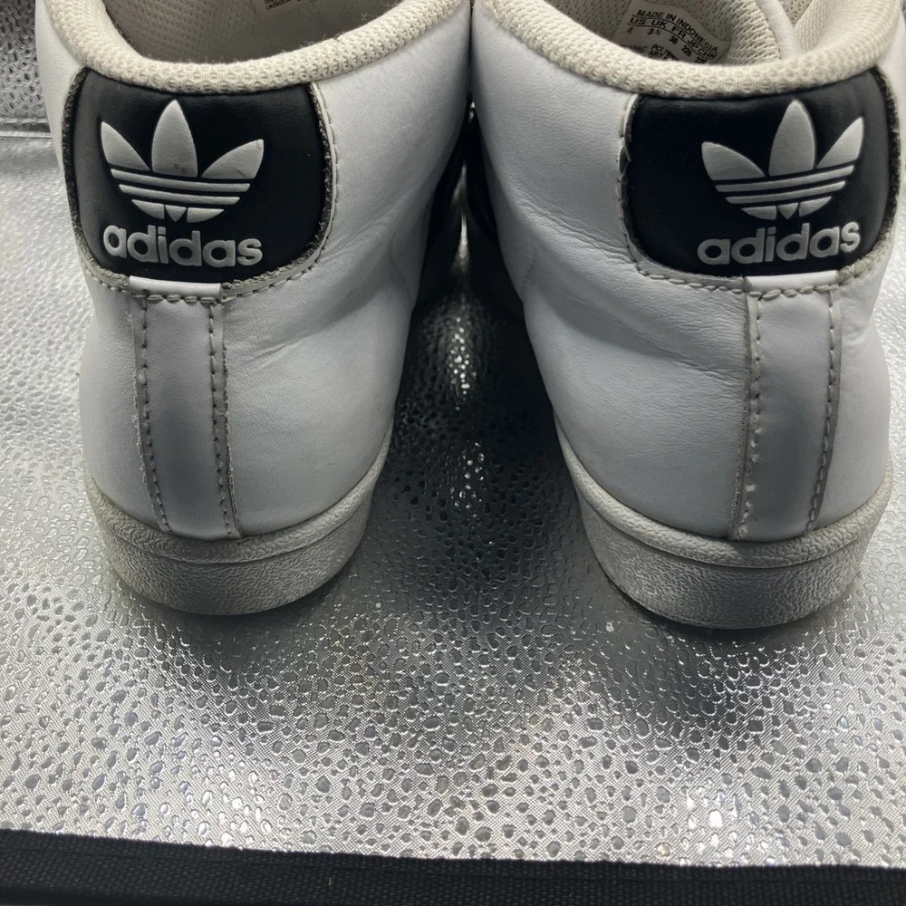 YOUTH ADIDAS PRO MODEL J (S85962) BASKETBALL SNEAKER WHT CORE BLK YOUTH SIZE 4